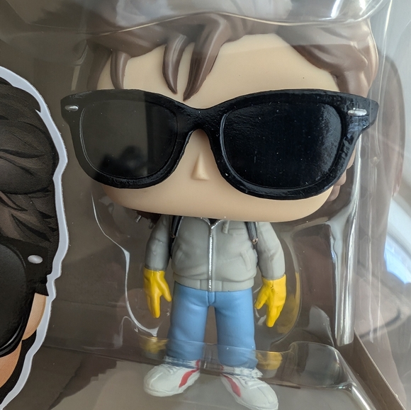 Stranger Things Funko Pop Steve with Sunglasses #638 - Picture 7 of 7